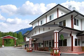The Revelstoke Gateway Inn Екстер'єр фото