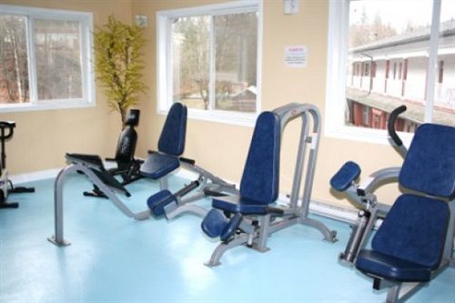 The Revelstoke Gateway Inn Екстер'єр фото