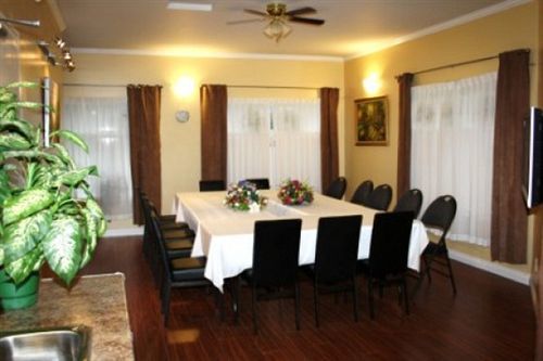 The Revelstoke Gateway Inn Екстер'єр фото